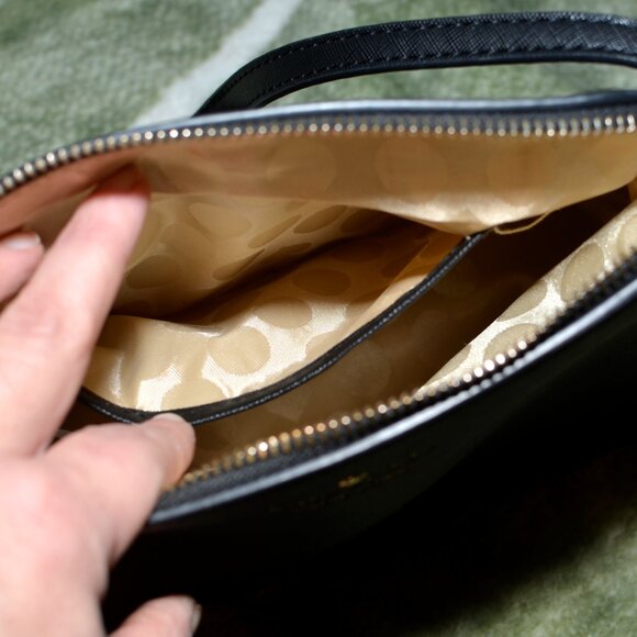 Kate Spade New York - Small Dome Crossbody Bag - Classic Little Black Purse - Picture 3 of 16